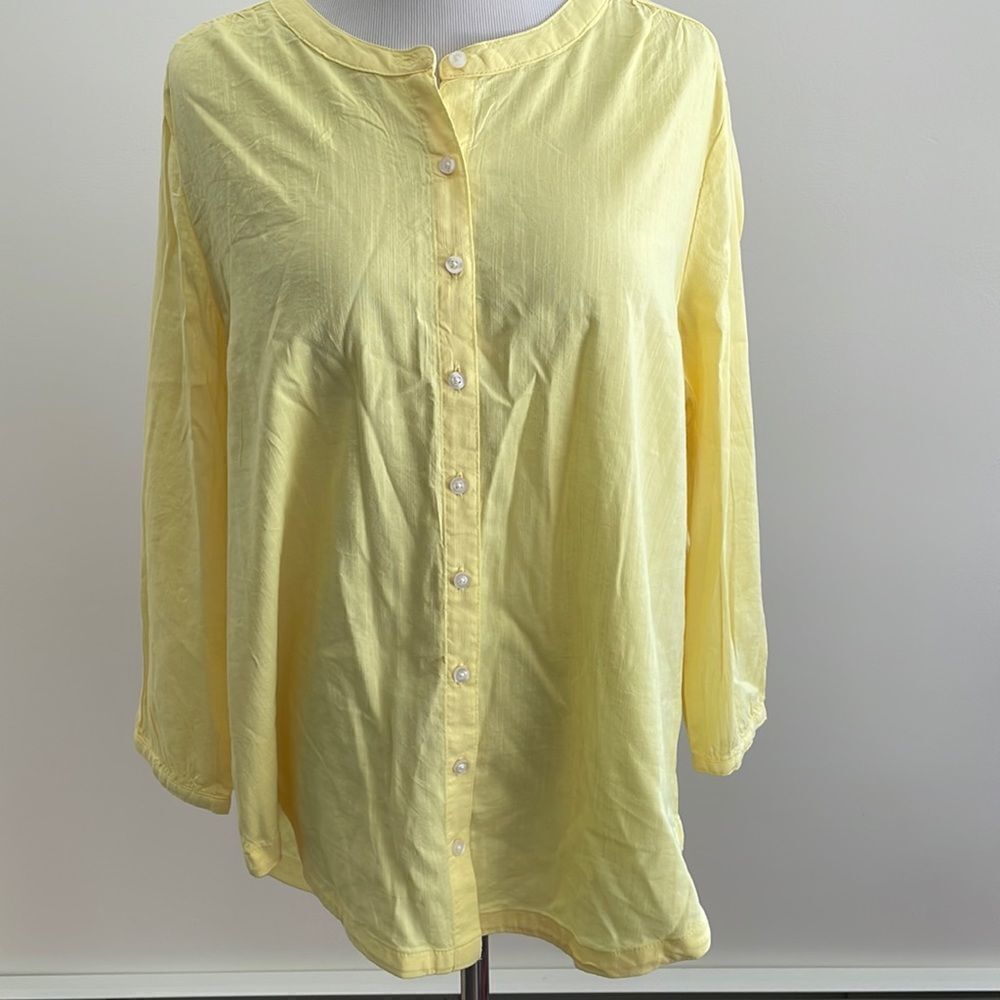 NWT St. John’s Bay lemon yellow button down top with button sleeves size large